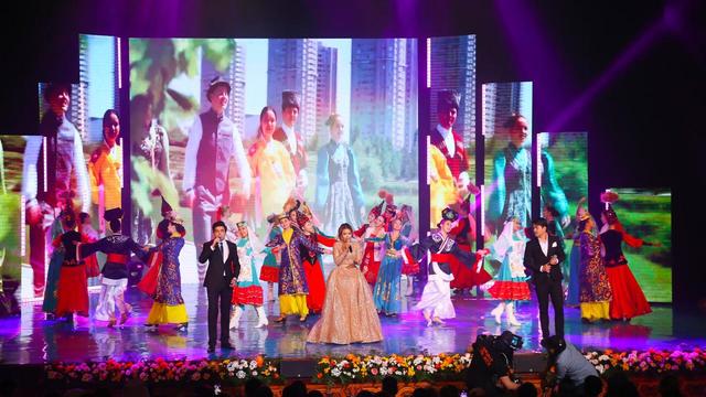 Анджела Мелинидің эротикалық фотосы Порно журналдардағы фотолар