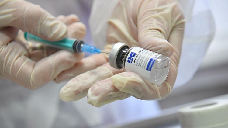 В России начинается массовая вакцинация от коронавирус