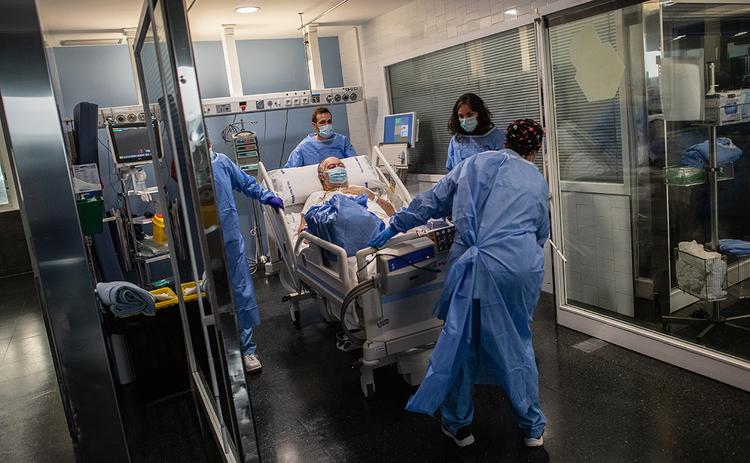 В Испании стремительно растет статистика зараженных коронавирусом