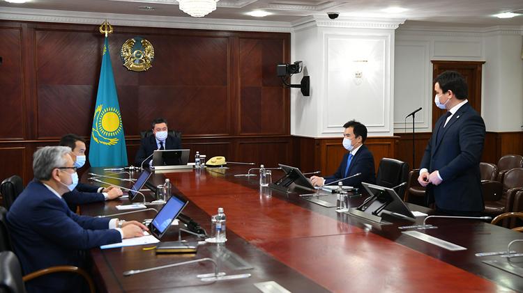 Средний возраст министров в Казахстане составляет 48 лет