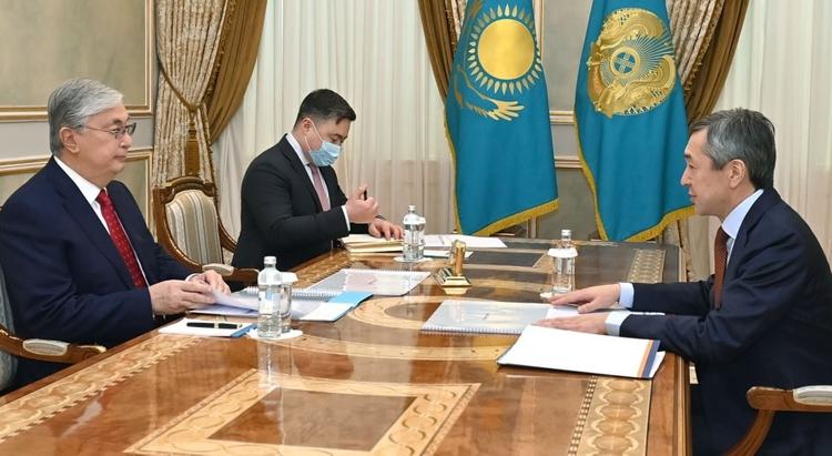 Президент Токаев встретился с Раимбеком Баталовым