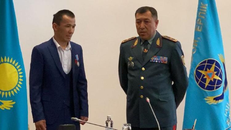 Баланы құтқарған Сәбит Шонтақбаев