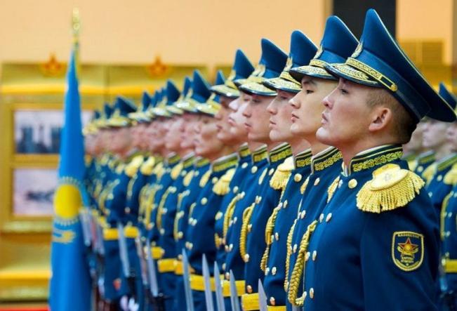 7 МАМЫР – ОТАН ҚОРҒАУШЫЛАР КҮНІ