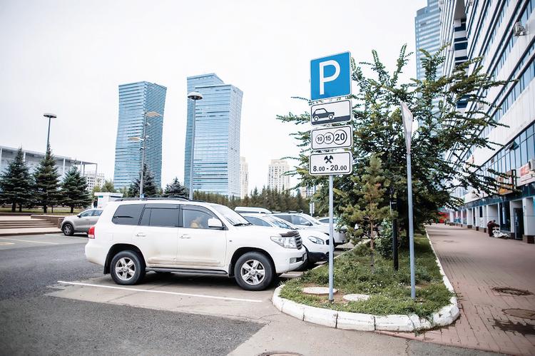 Астанадағы бизнес орталықтар жанындағы ақылы тұрақтар жабылмайды