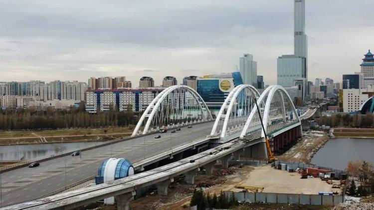 Астанада Есіл өзенінен өтетін LRT көпірі салынып бітті