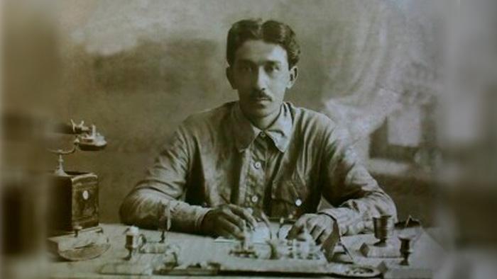 Санжар Асфендияровқа ескерткіш тақта орнатылды