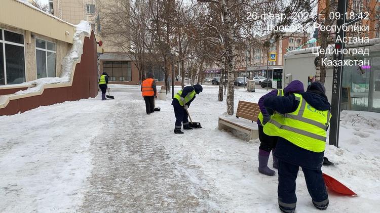 Астанада қар тазалауға 2,4 мыңнан астам жол жұмысшысы шықты