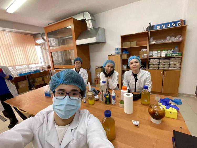 Астаналық оқушылар қатерлі ісік жасушаларын жоятын экстракт ойлап тапты