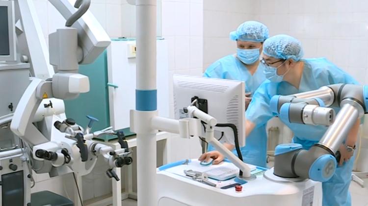 Қарағандыда робот-хирург миға күрделі операция жасады