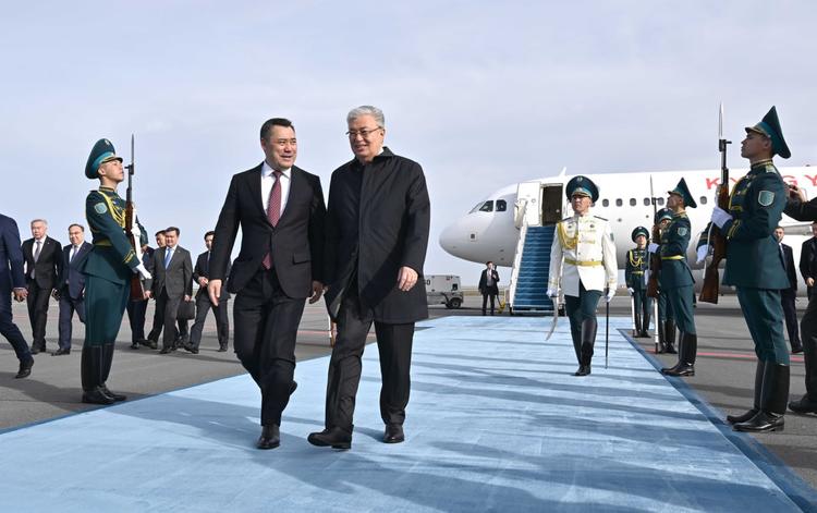 Қырғызстан Президенті Қазақстанға ресми сапармен келді