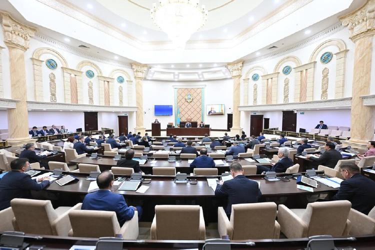 Сенатта масс-медиа туралы заң мақұлданды