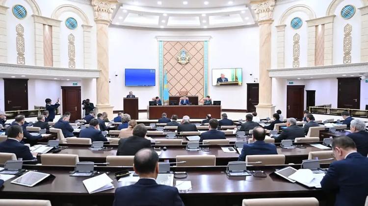 Сенат кедендік баждардың үздіксіз аударылуына арналған заңды мақұлдады
