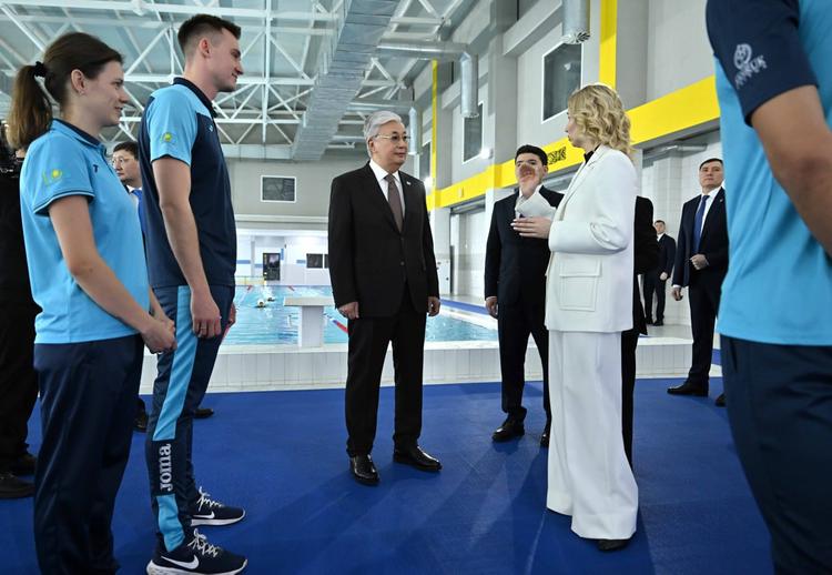 Мемлекет басшысы Астанадағы заманауи QazSwimAcademy спорт орталығына барды