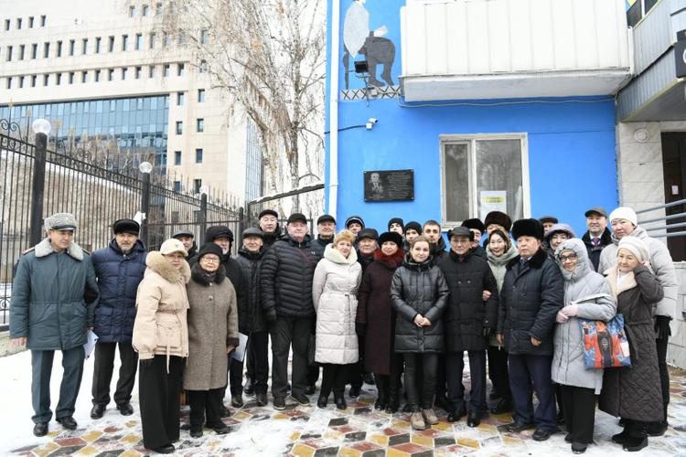 Астанада соғыс ардагеріне мемориалдық тақта орнатылды