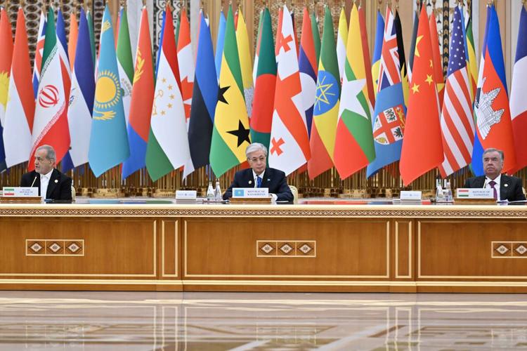 Мемлекет басшысы Ашхабадтағы халықаралық форумға қатысты