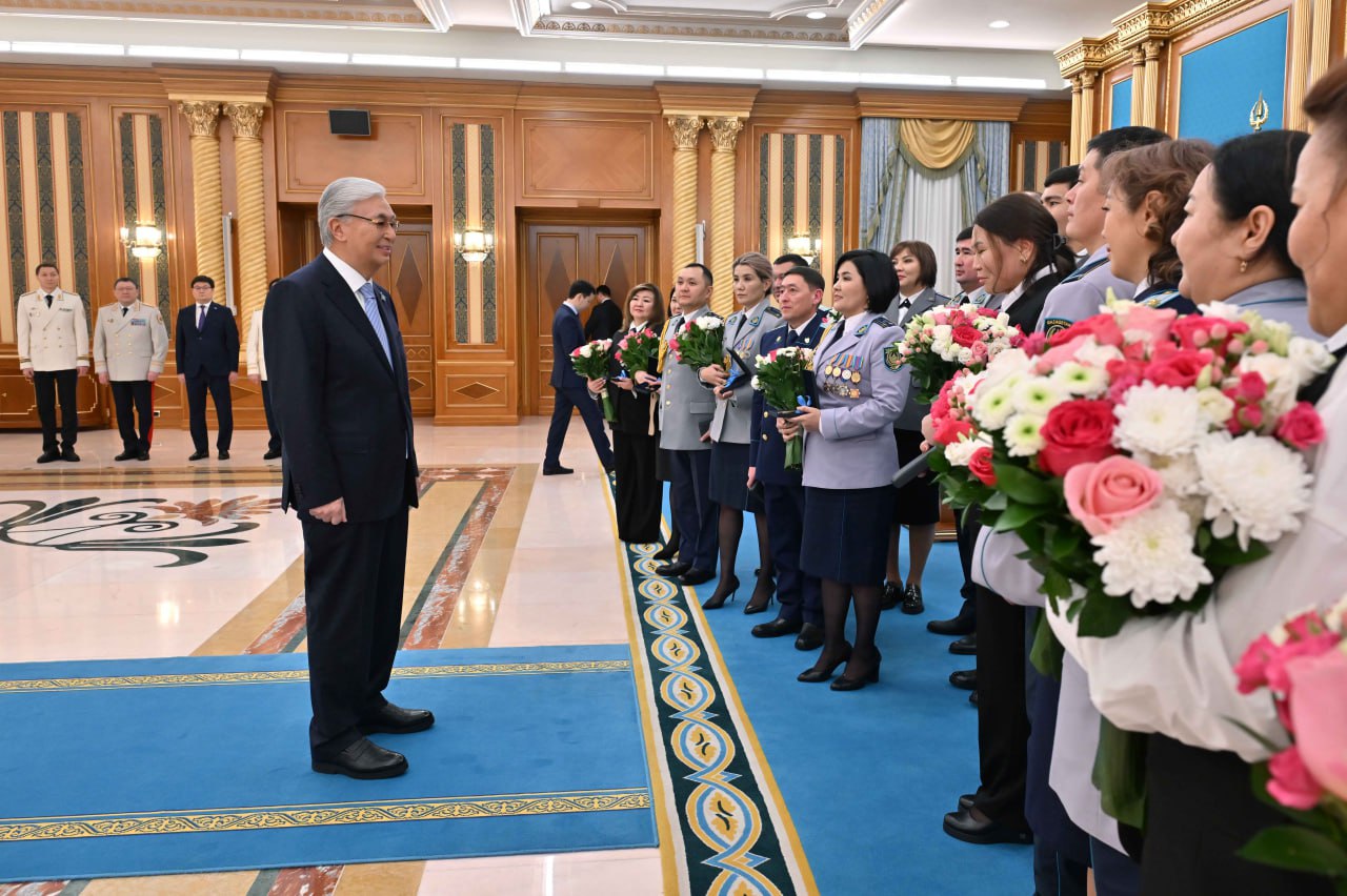 Жаңа жыл қарсаңында еліміздегі үш ведомство өкілдері баспаналы болды
