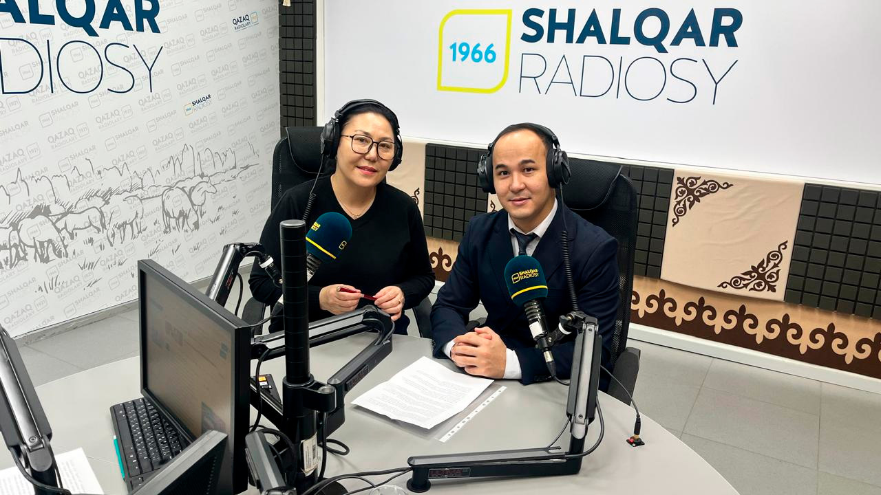 ЦИФРЛЫҚ ДӘУІРДЕГІ МЕКТЕП: ТЕХНОЛОГИЯ – КӨМЕК ПЕ, ТӘУЕЛДІЛІК ПЕ?