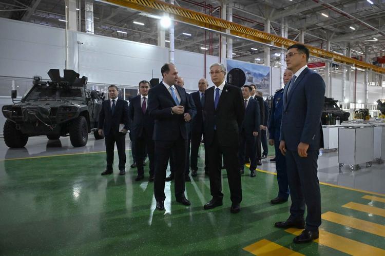 Президент Besqaru зауытымен танысты