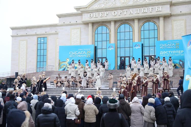 Отандық және шетелдік дизайнерлер Ақтөбеде ұлттық сән фестивалінде өз топтамаларын көрсетті