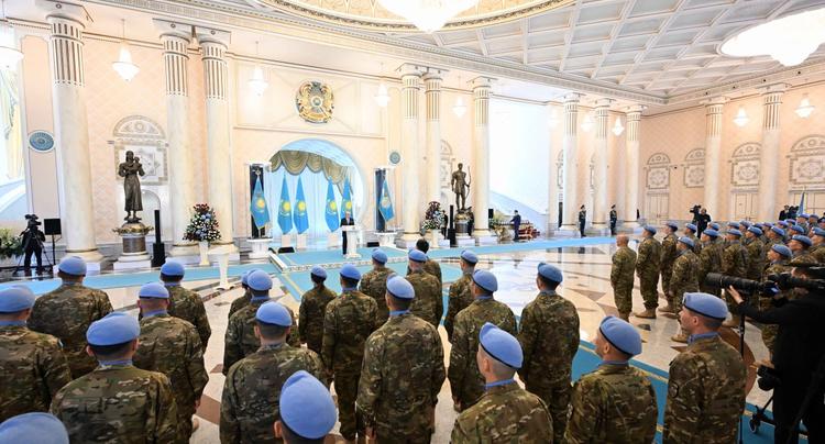 Мемлекет басшысы Ұлттық бітімгерлік контингентінің әскери қызметшілерімен кездесті