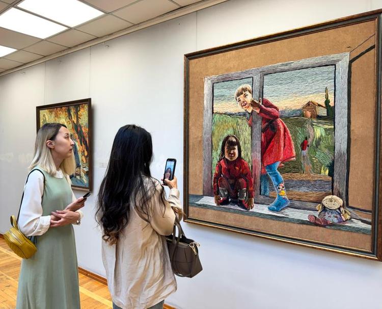 Әбілхан Қастеев атындағы өнер музейінде «Сағыныштың түсі» көрмесі өтті