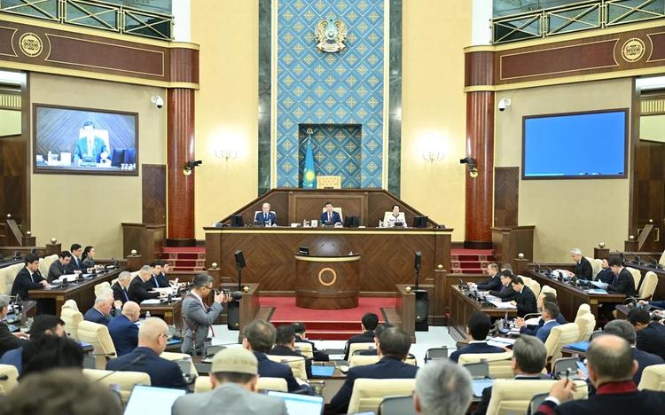 Мәжіліс жасанды интеллект туралы үш заңның жобасын мақұлдады