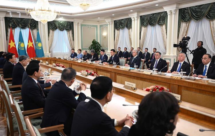 Қасым-Жомарт Тоқаев пен То Лам шағын құрамда келіссөз жүргізді
