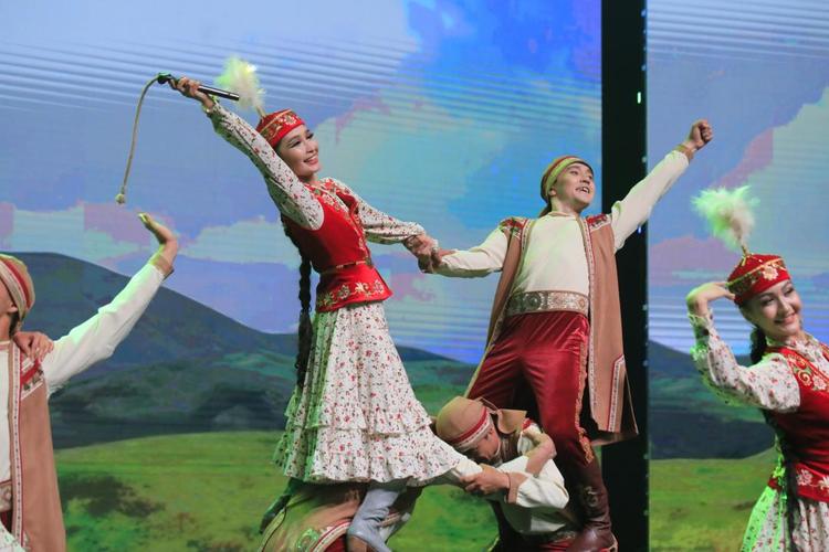 «Салтанат» би ансамблі гастрольдік сапармен Түркістан мен Шымкент қаласында өнер көрсетті