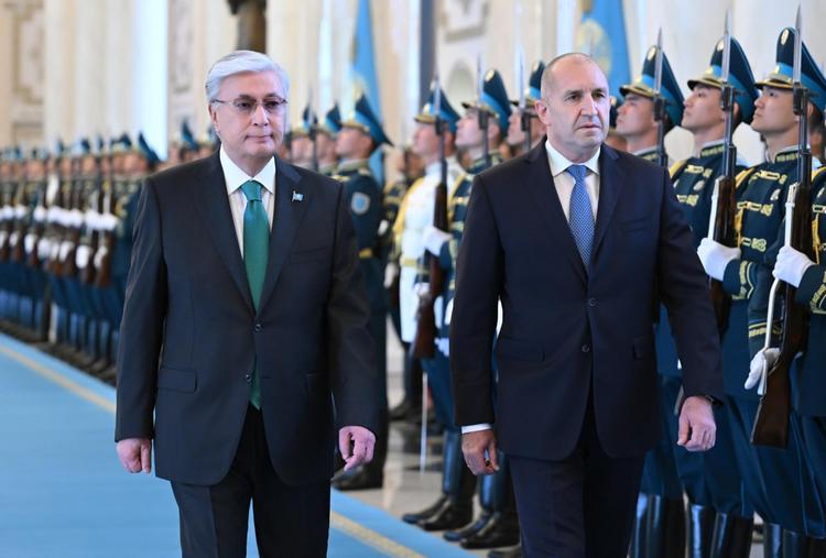 Қасым-Жомарт Тоқаев Болгария Президентін қарсы алды