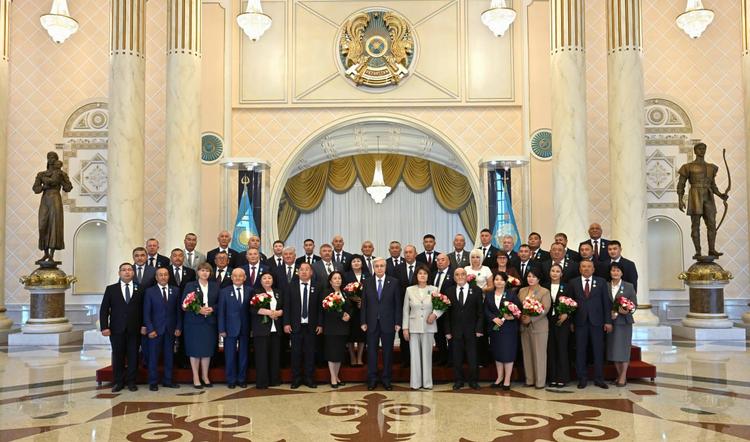 Мемлекет басшысы су шаруашылығы саласының қызметкерлерін марапаттады