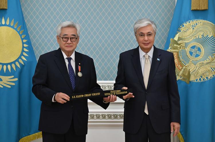 Президент Қасым-Жомарт Тоқаевқа тоғызыншы дан қара белбеуін табыс етілді