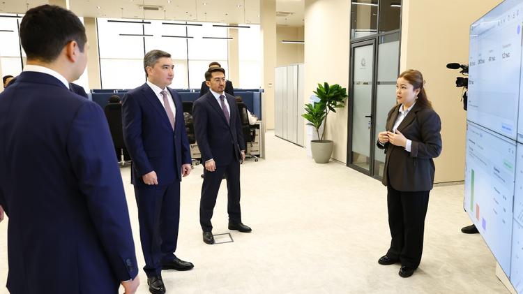 Олжас Бектенов салық реформасы бойынша түсіндіру жұмыстарының барысымен танысты