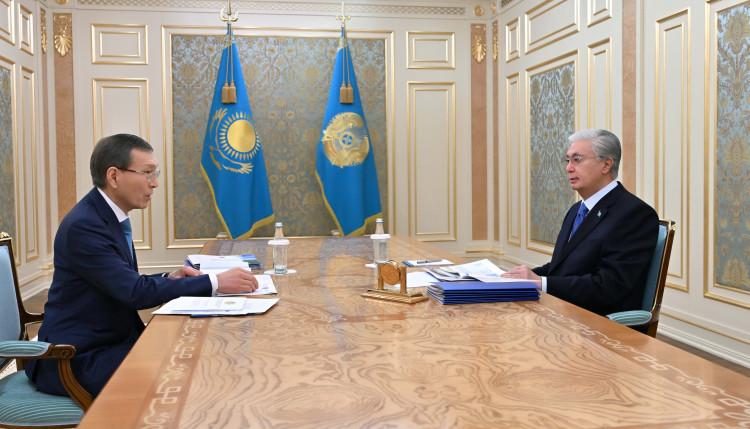 Президент Орталық референдум комиссиясының төрағасы Нұрлан Әбдіровті қабылдады