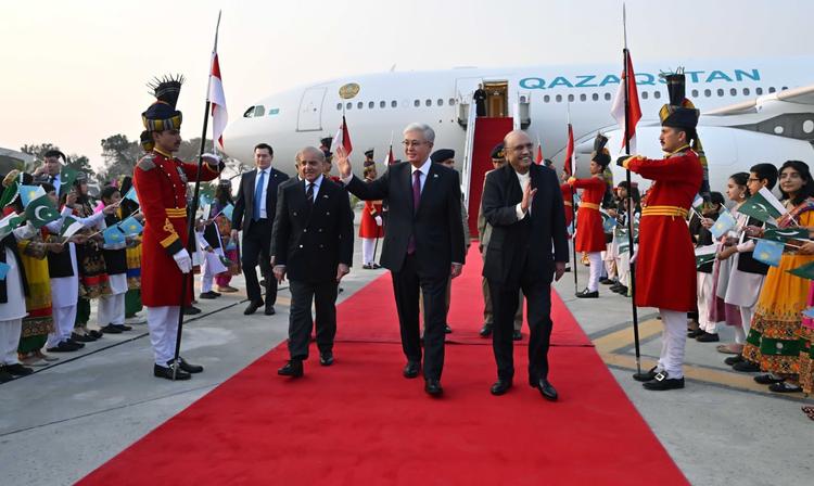 Президент Қасым-Жомарт Тоқаев Пәкістанға мемлекеттік сапармен барды