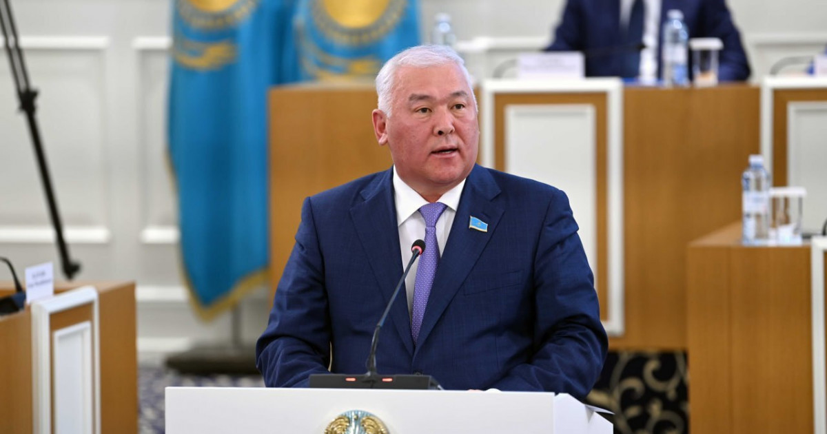 Жаңа Конституцияда Қазақстанға келген шетелдіктердің құқықтары шектеледі