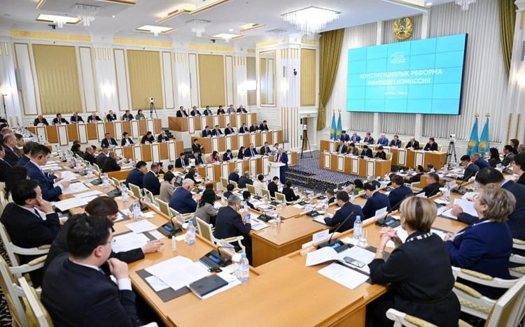 Констиция жобасынының 9-бабында «тең» сөзі «қатар» деп өзгертілді – Бақыт Нұрмұханов