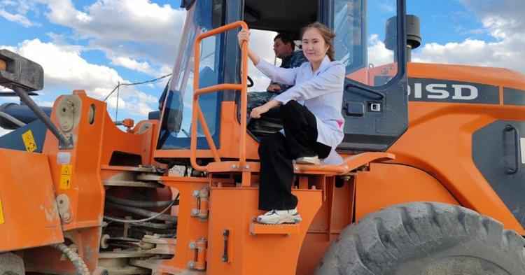 Аягөздік оқушы пластик қалдықтарынан эко-асфальт жасап шығарды