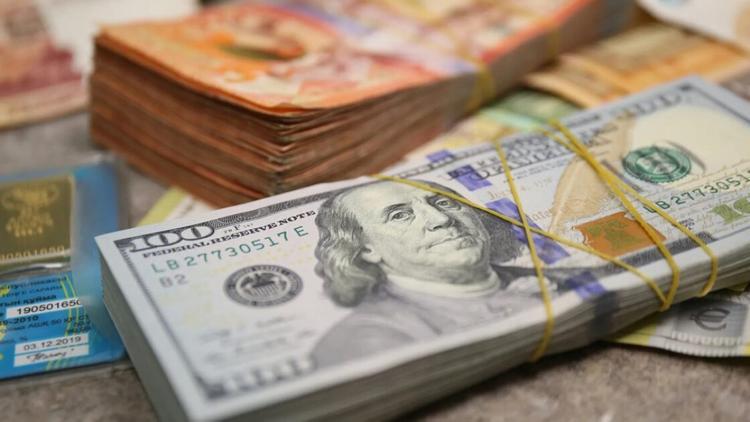 Сколько сегодня стоит 1 доллар?