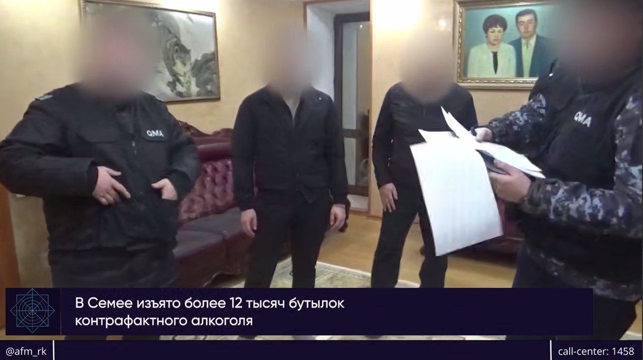 12 тыс. бутылок и 10 тыс. литров спирта: в Семее остановили нелегальное производство