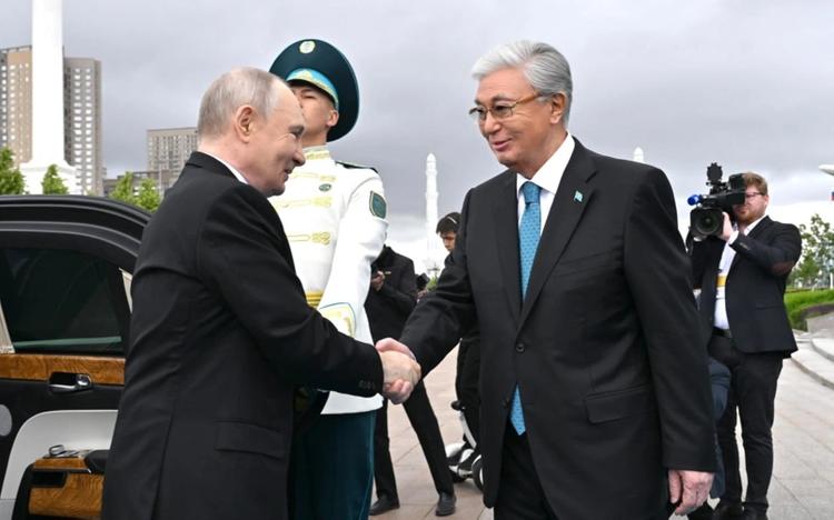 В Астане состоялась официальная встреча президентов Казахстана и России