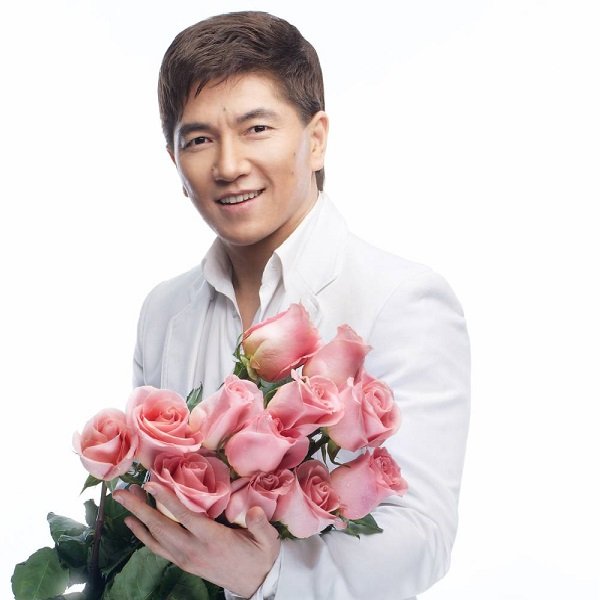 Сәкен Майғазиев